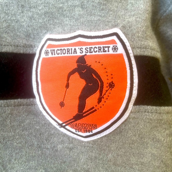VICTORIAS SECRET SKI SWEATSHIRT - Picture 4 of 6